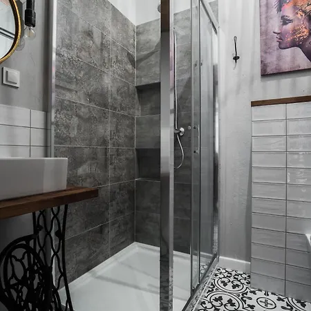 Close-central - Great Location- Praga&zabkowska Apartman